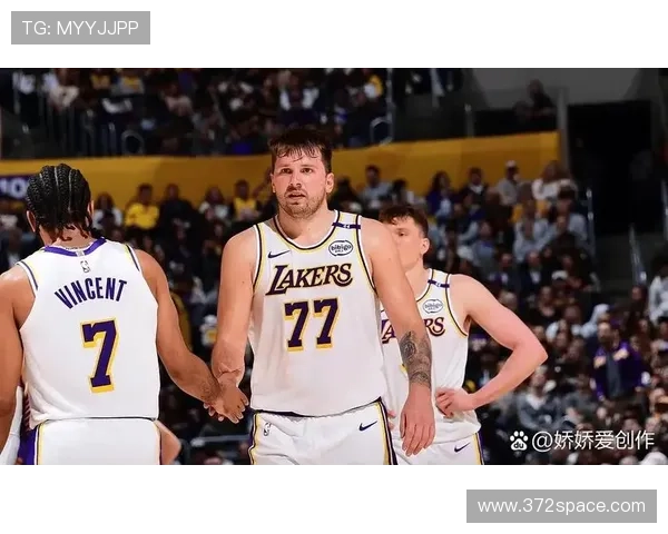 NBA杯历史战绩揭秘雄鹿强势领跑湖人紧随其后奇才惨遭垫底